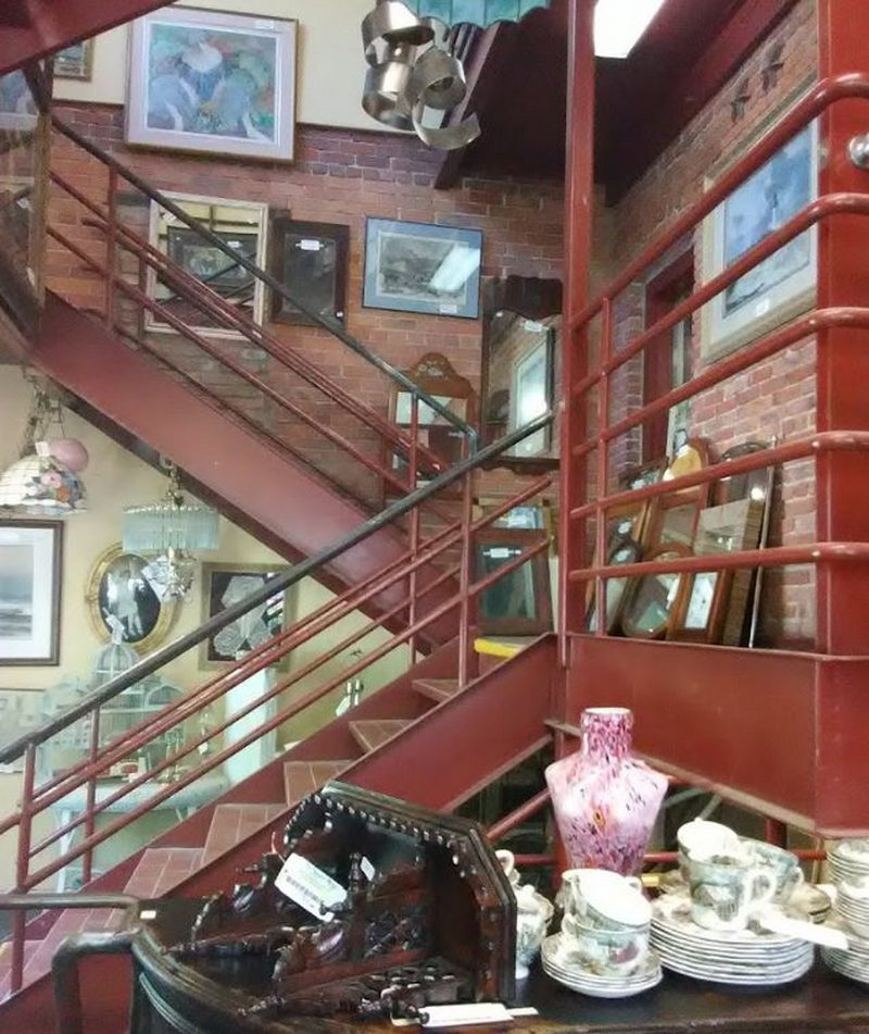 Treasure Mart - Street View (newer photo)